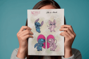 Lilo et Stitch sticker nail art