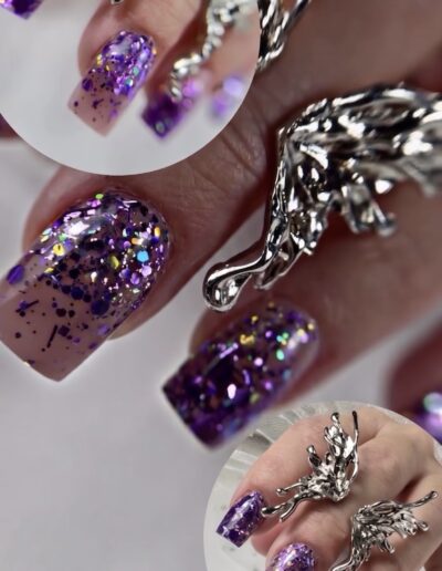 Pose de faux ongles carrés avec dégradé et incrustation de paillettes violettes holographiques, réalisée par une élève de la Sylvia Da Cruz Academy.